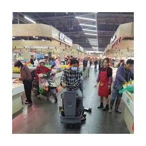 广州农贸菜市场用上扬子驾驶式洗地机